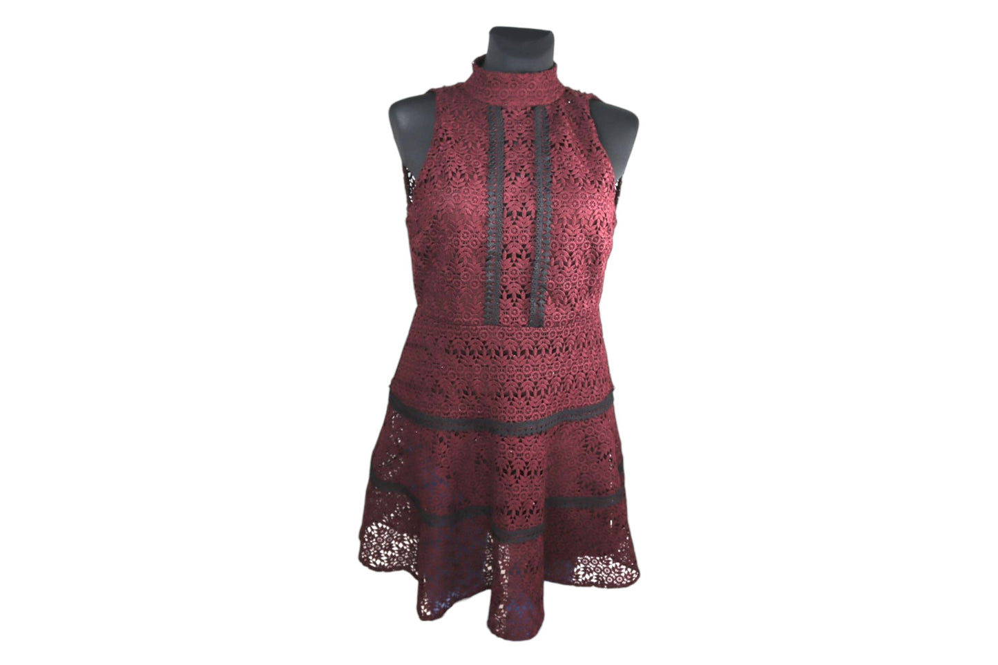 Rudé šaty bez rukávu