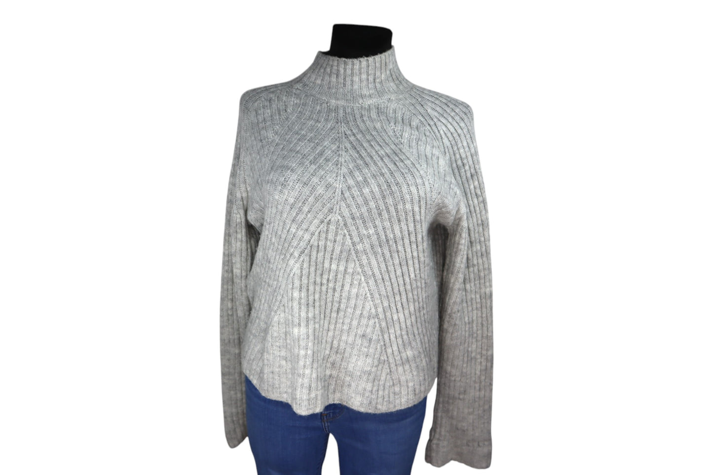 Svetr se stojáčkem