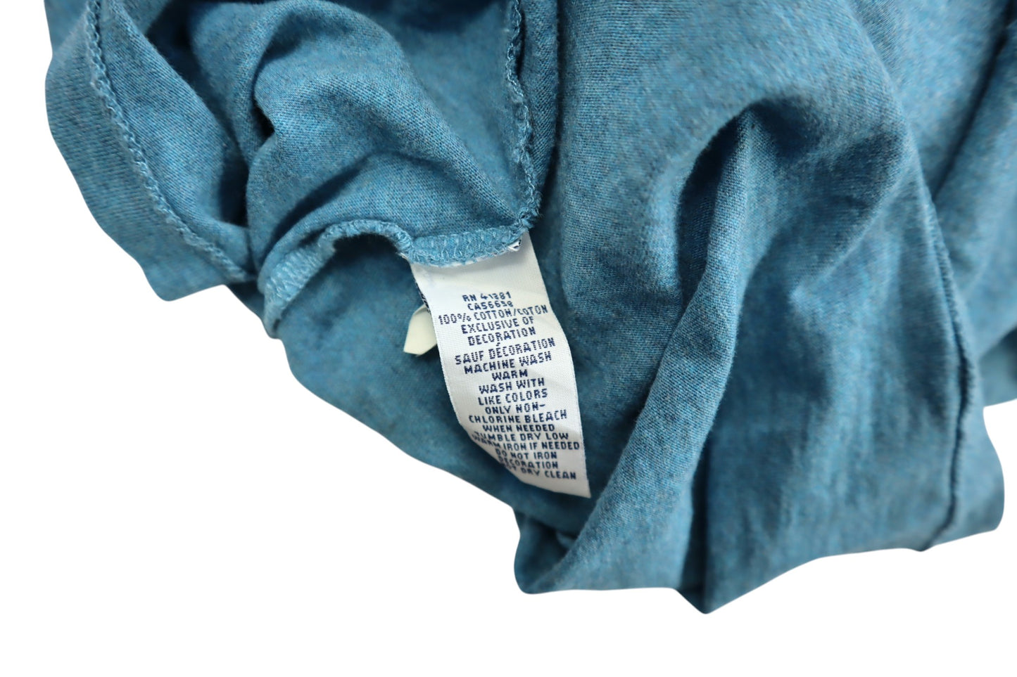 Tyrkysové tričko do V