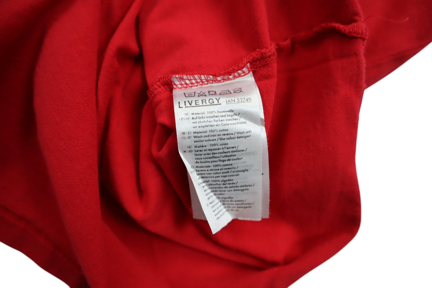 Červené tričko s potiskem