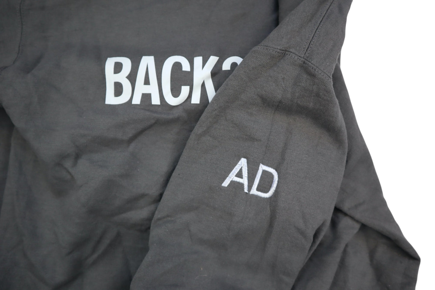 Šedá mikina s kapucí