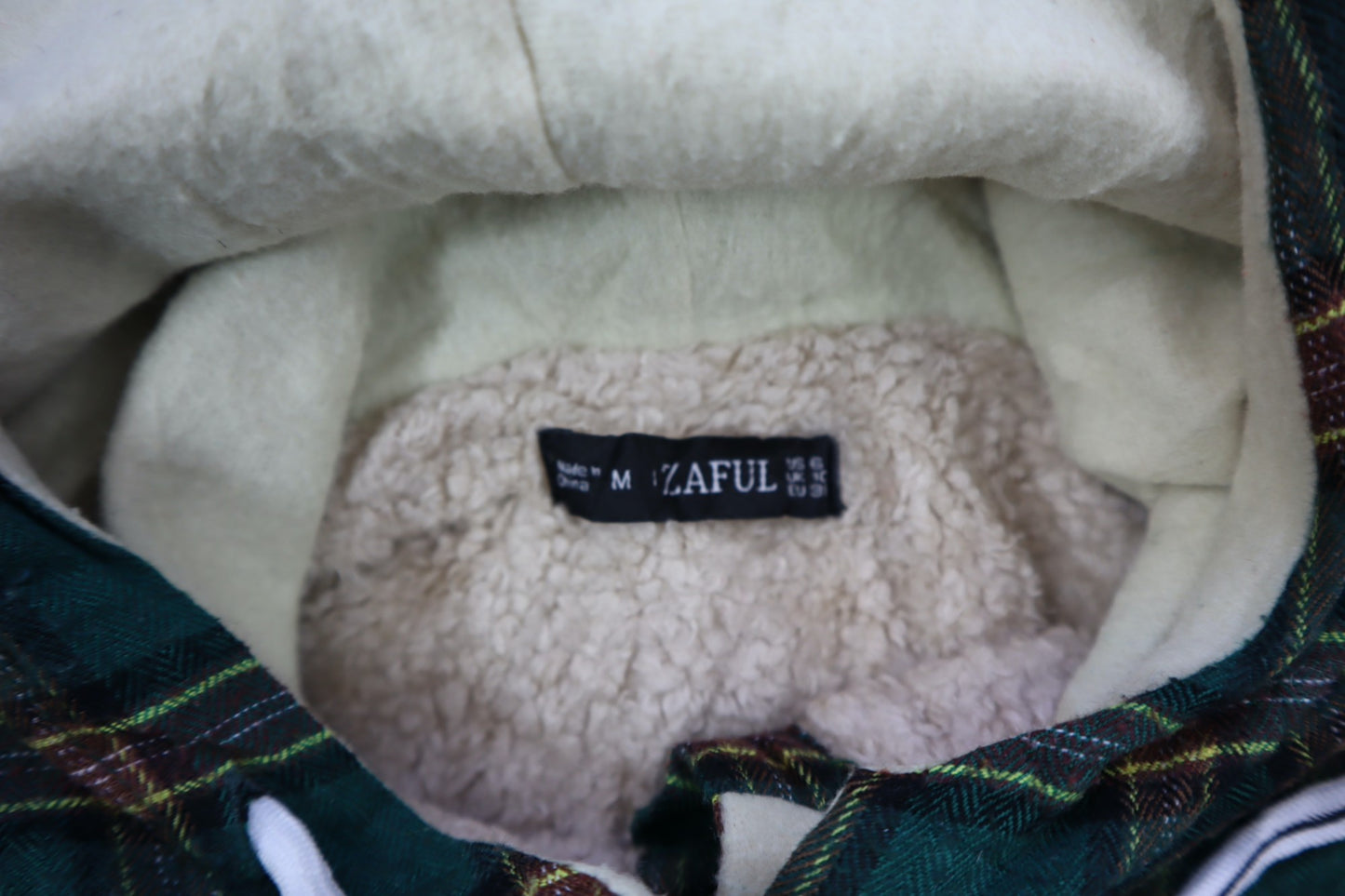 Zelená košile s kapucí