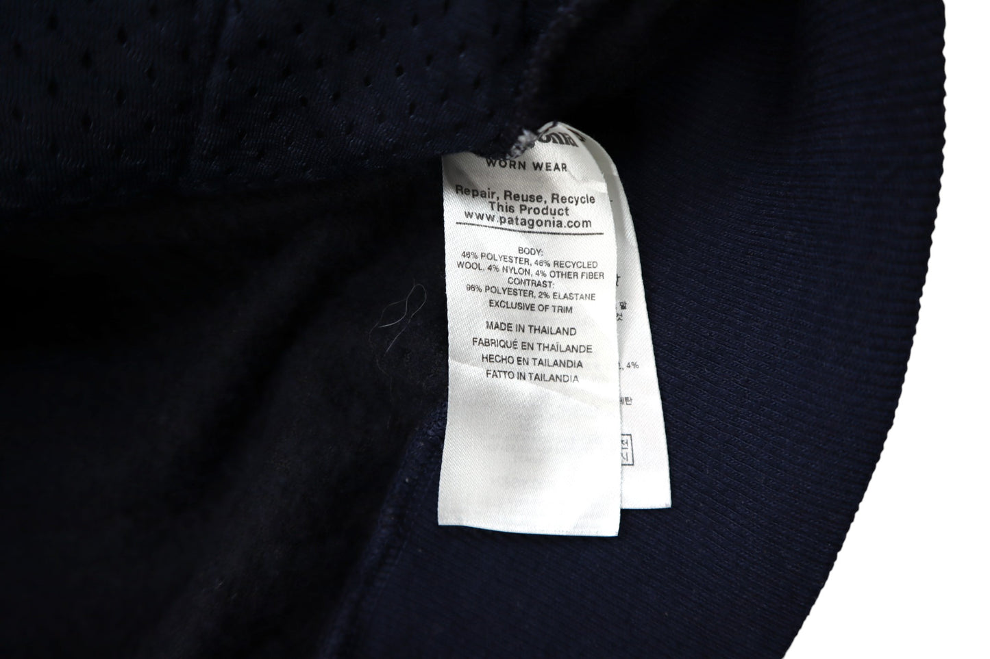 Tmavě modrá chlupatá mikina