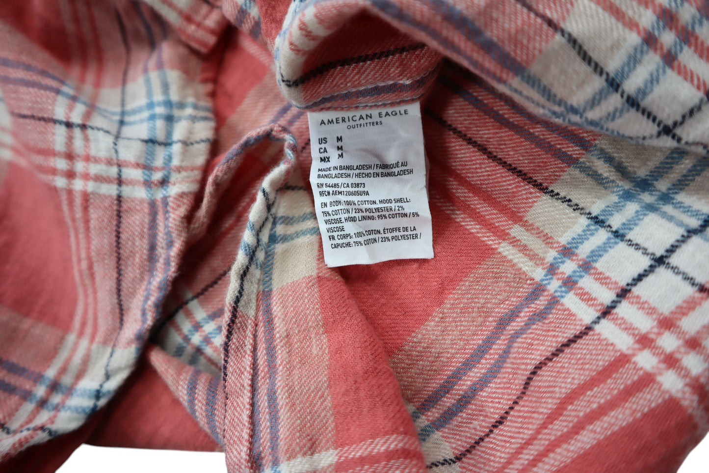 Světlá košile s kapucí