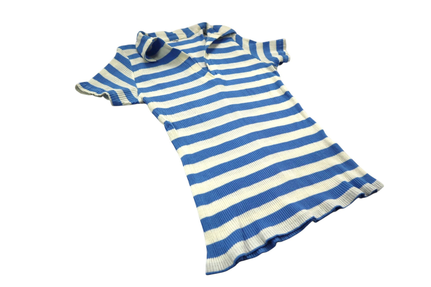 Přiléhavé tričko s límečkem