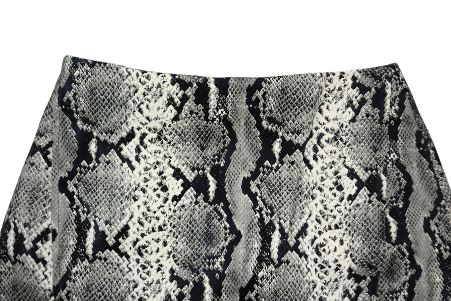 Mini s hadím vzorem