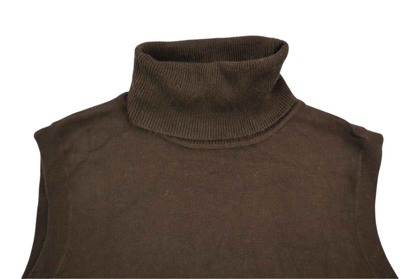 Hnědý rolák bez rukávu