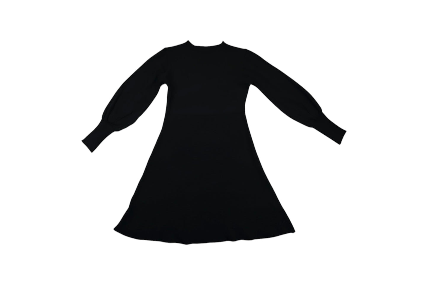 Černé šaty nad kolena