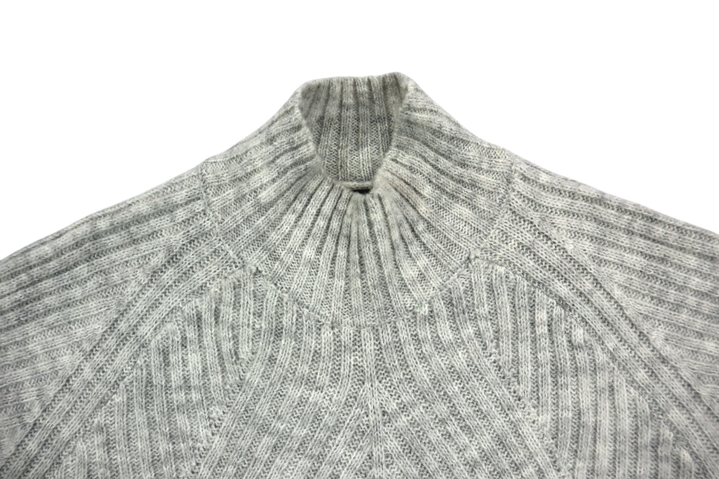 Svetr se stojáčkem