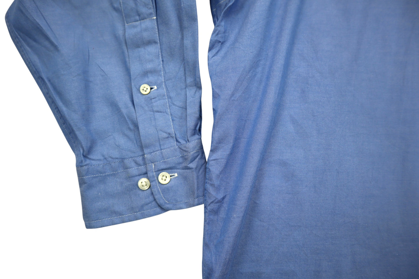 Tmavší modrá košile