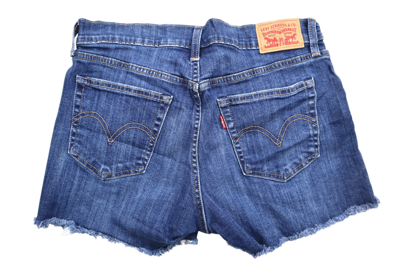 Kraťasy roztřepané nohavice