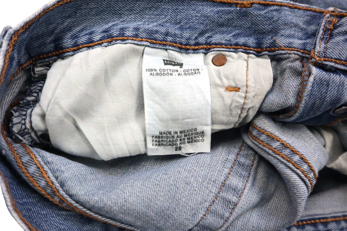 Světle modré roztřepané