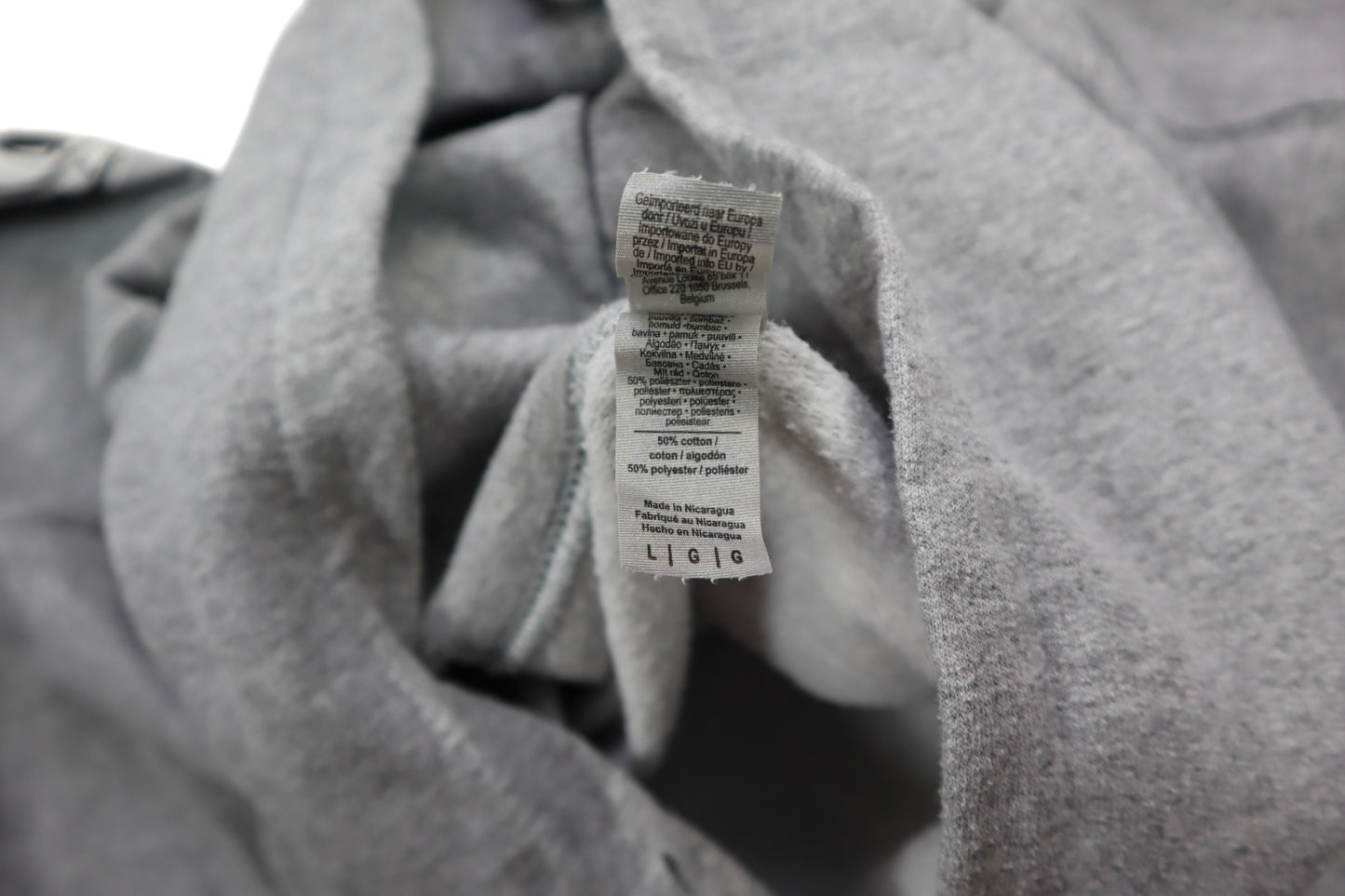 Šedá mikina bez tkaniček