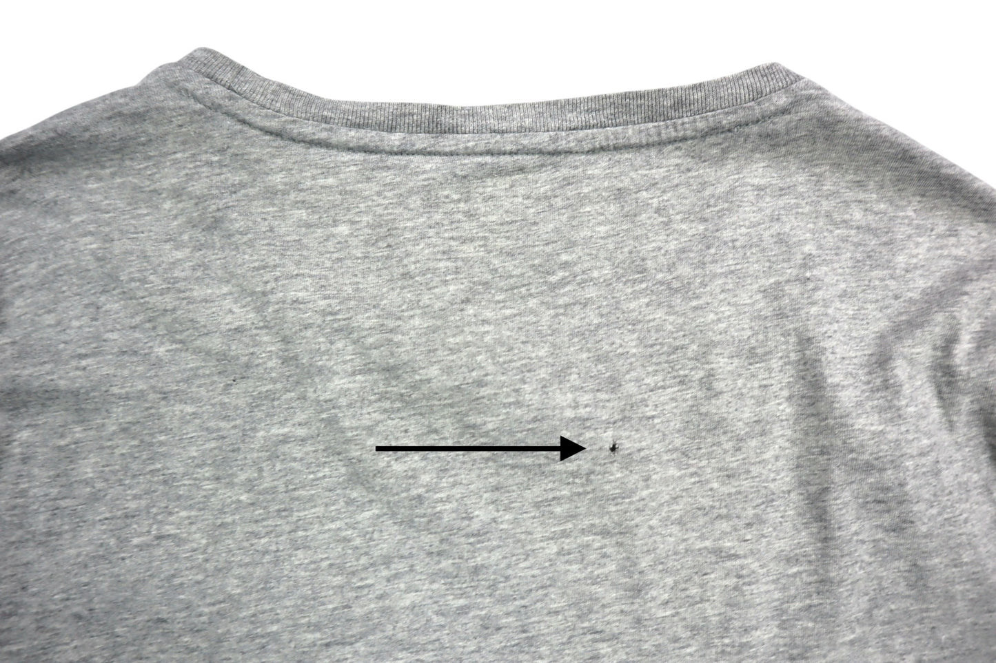 Šedé tričko s nášivkou