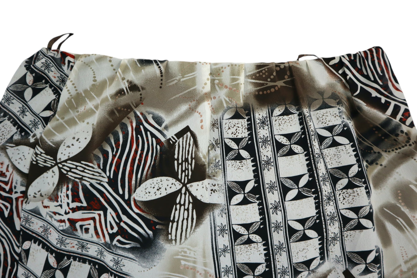 Delší sukně se vzorem