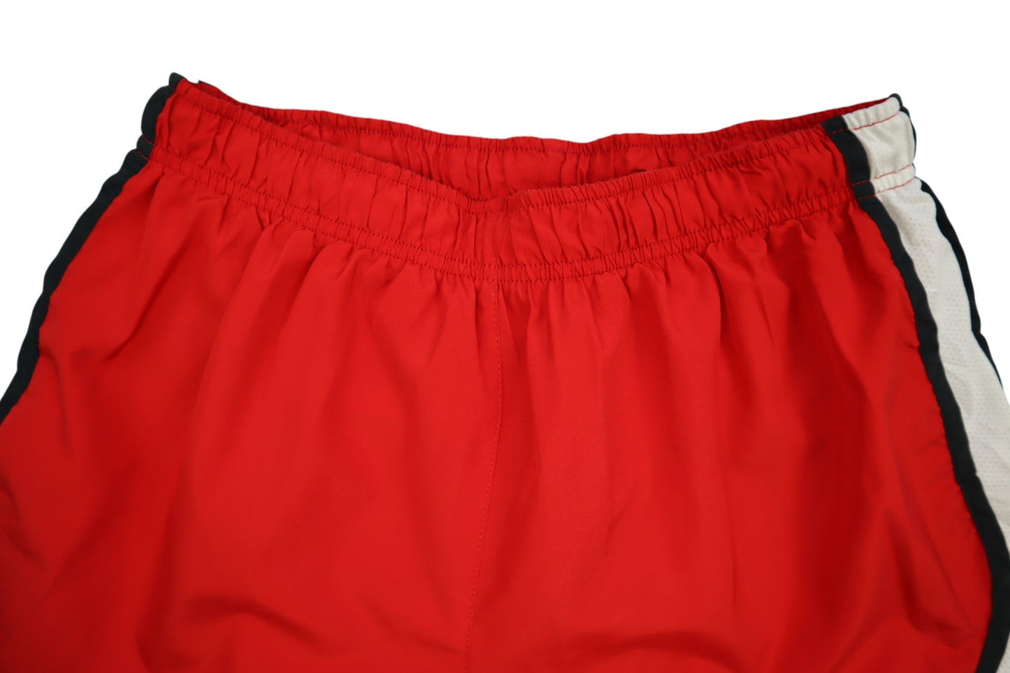 Červené sportovní kraťasy