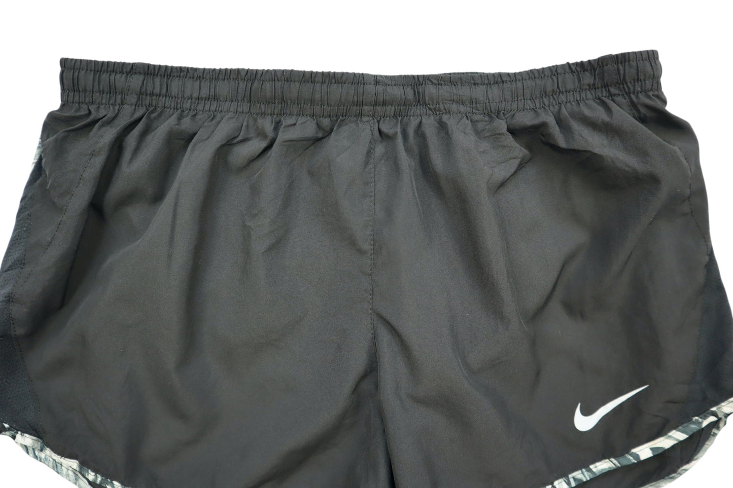 Černé sportovní kraťasy