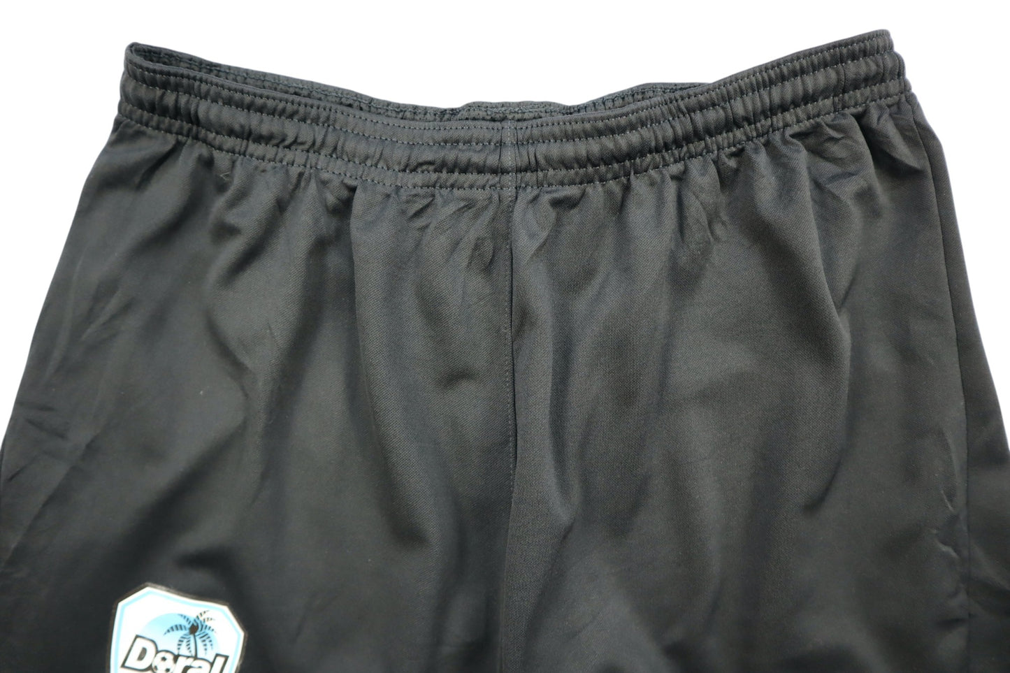 Černé sportovní kraťasy