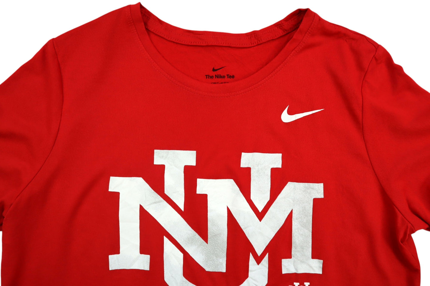 Červené tričko s nápisem