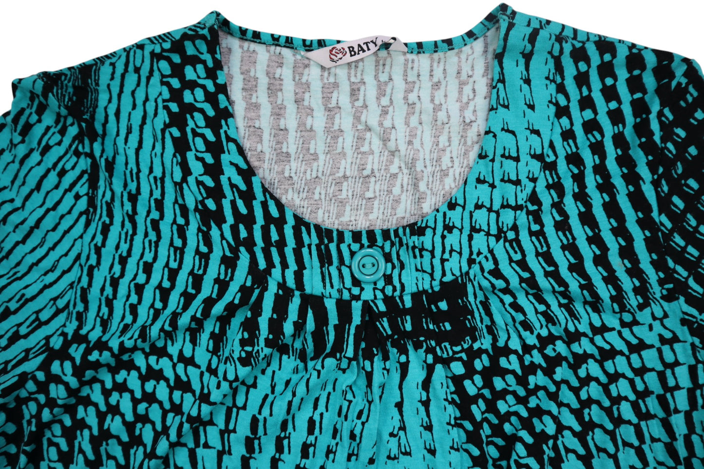 Tyrkysové tričko se vzorem