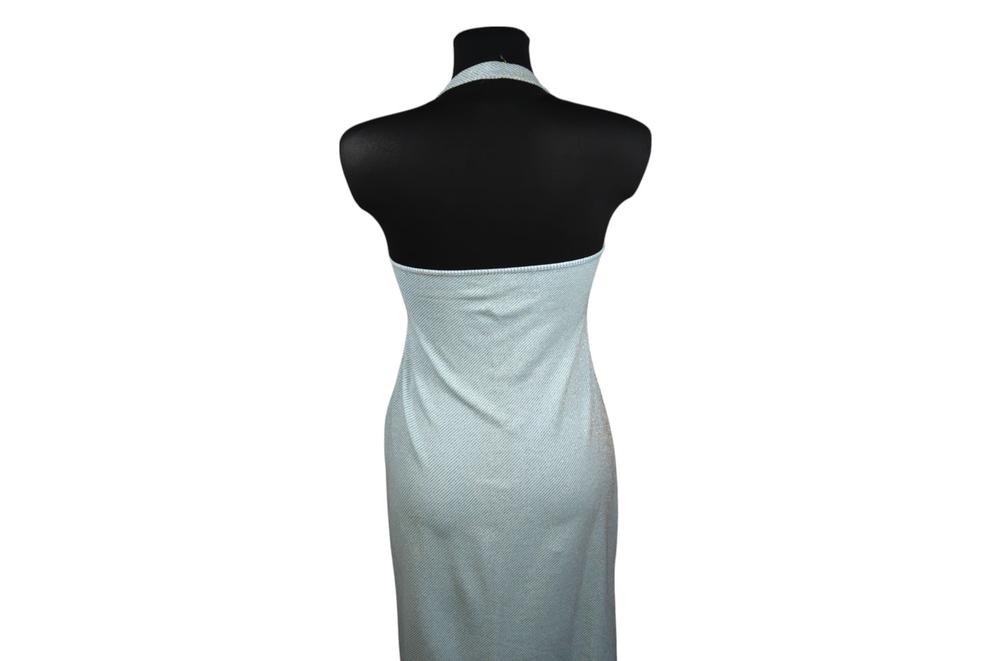 Šaty s nahými zády