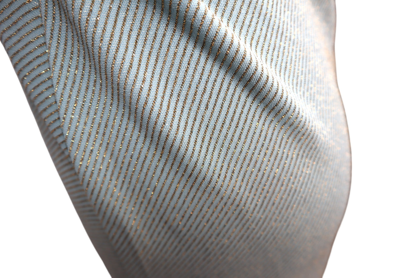 Šaty s nahými zády