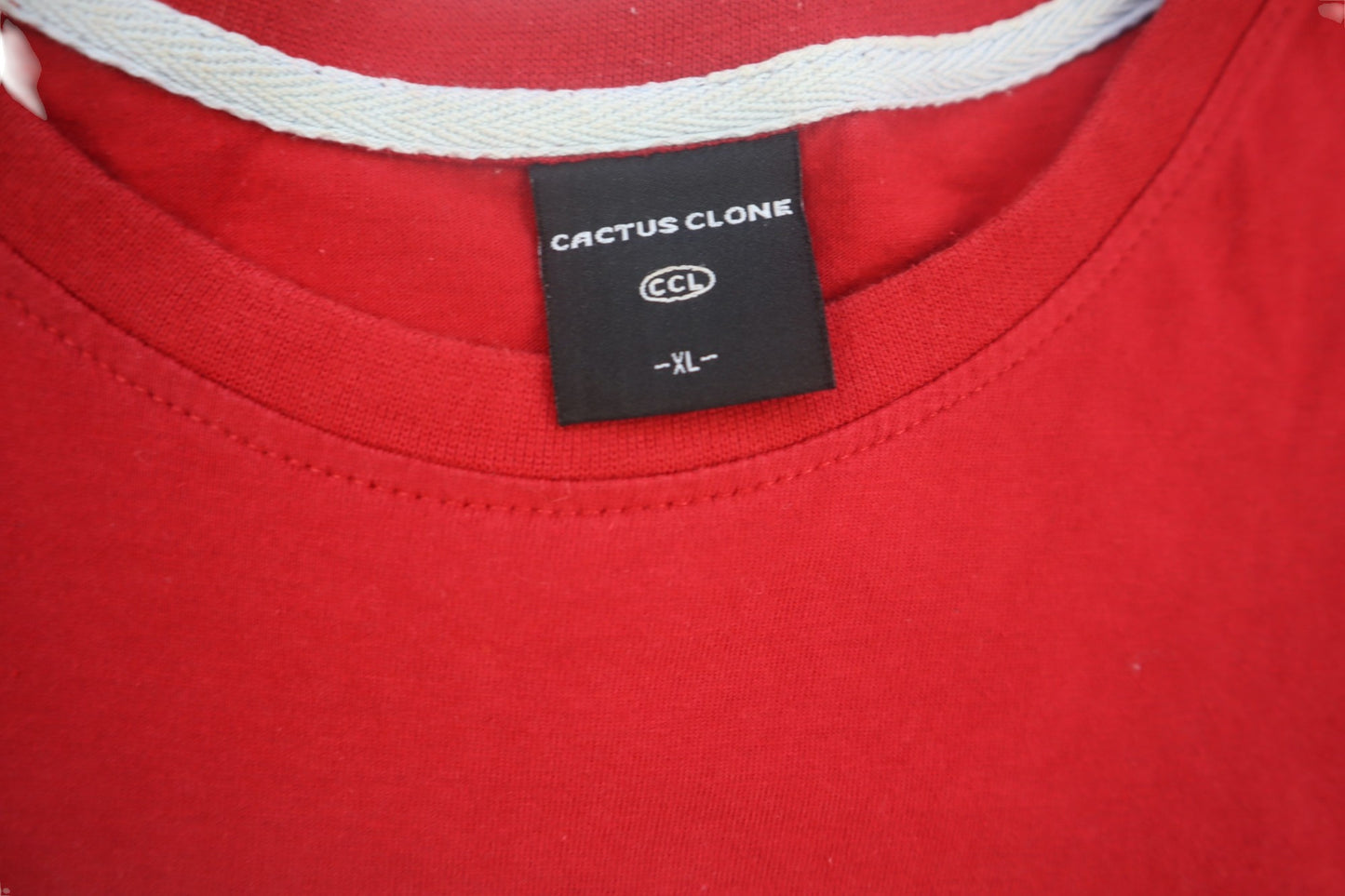 Červené bavlněné tričko