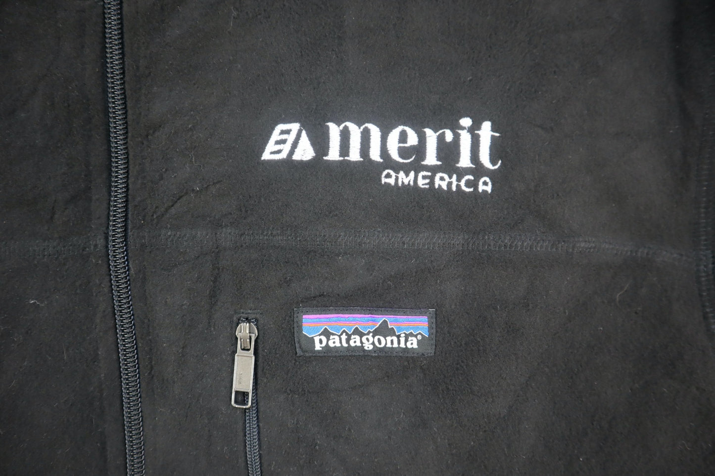 Černá mikina se zipem