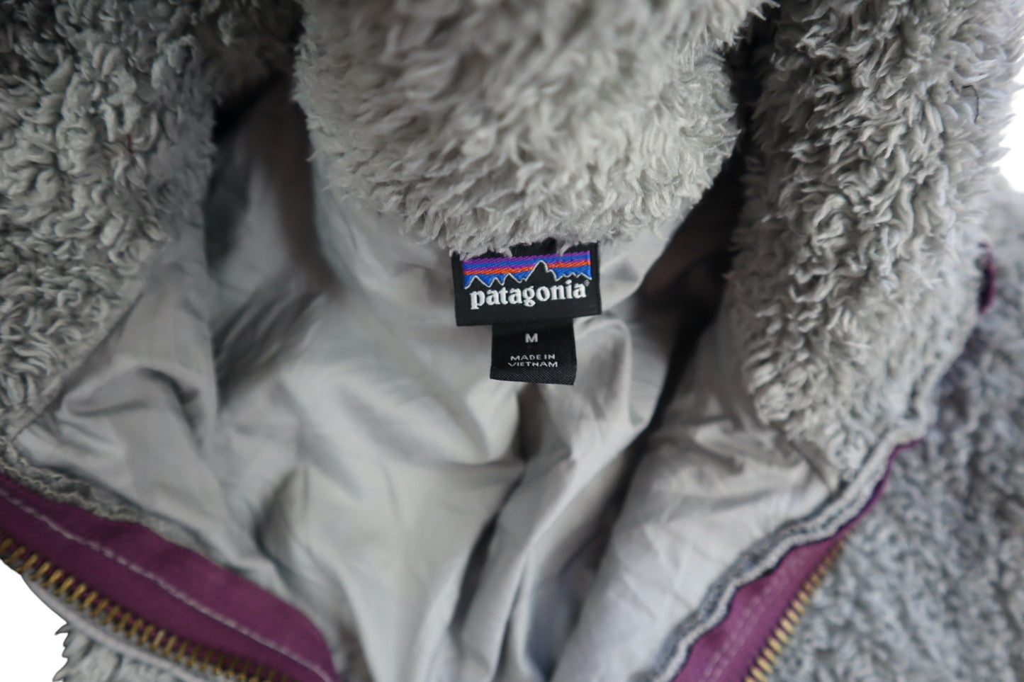 Šedá chlupatá mikina