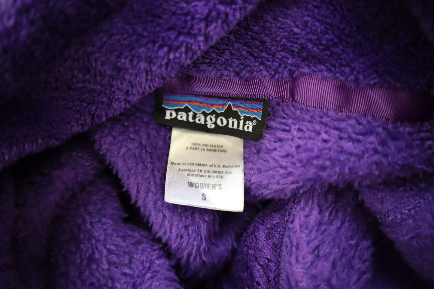 Fialová chlupatá mikina