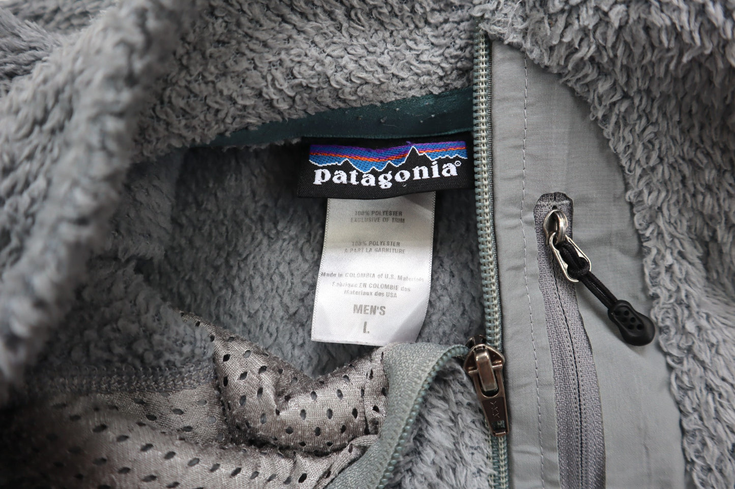 Šedá chlupatá mikina