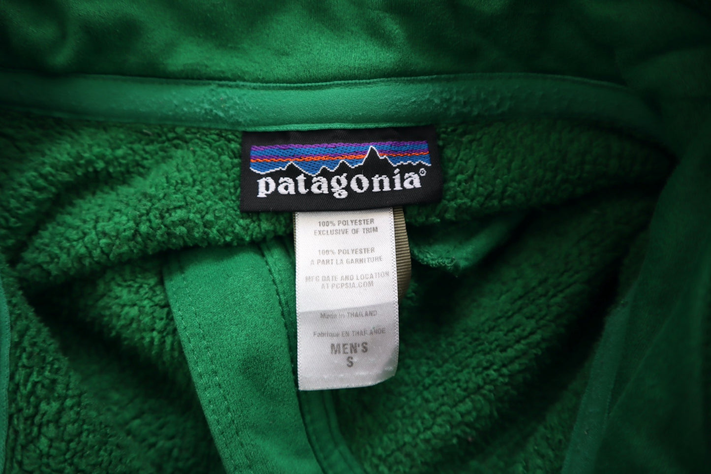 Tmavě zelená mikina