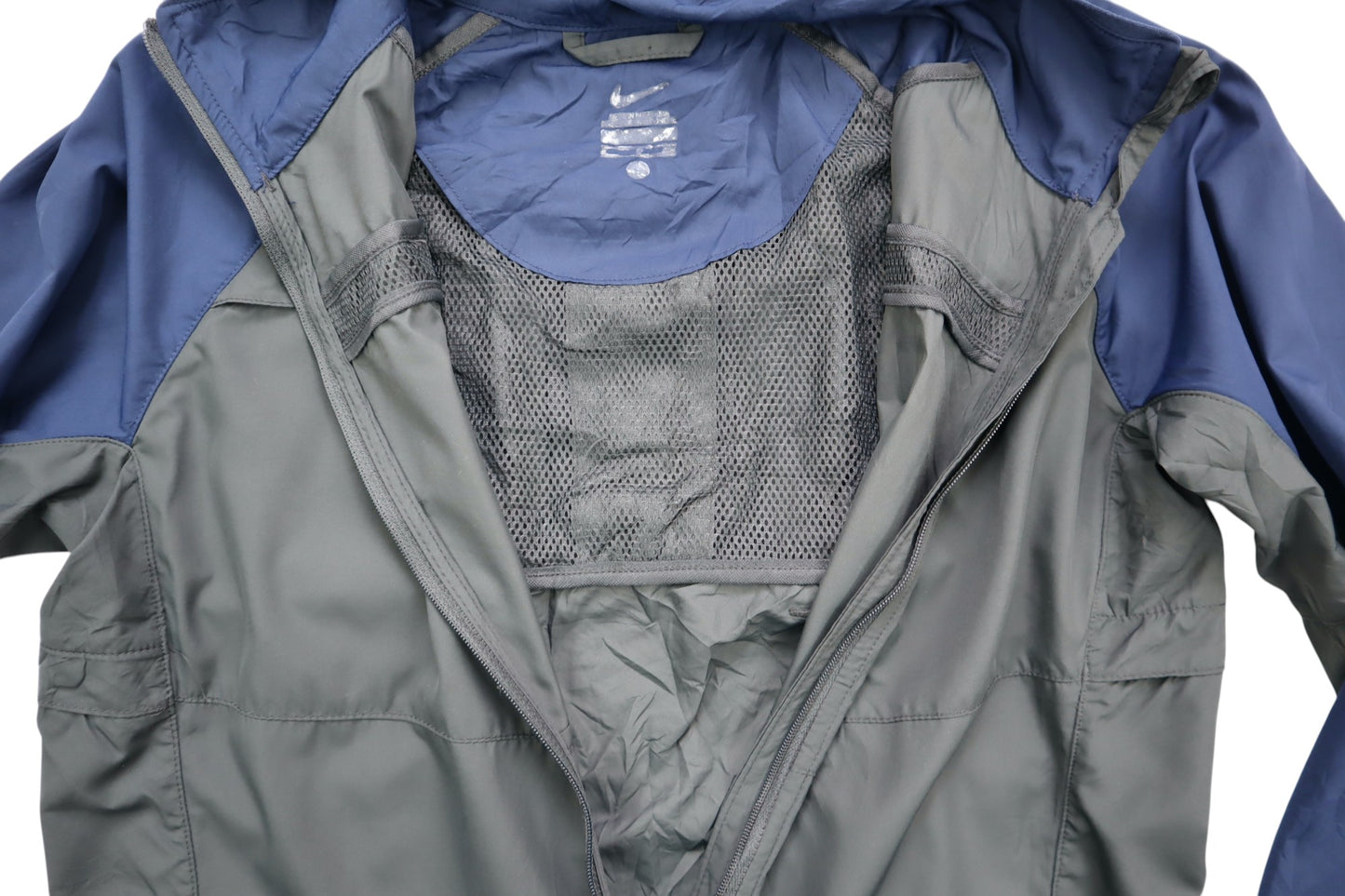 Šedo-modrá větrovka