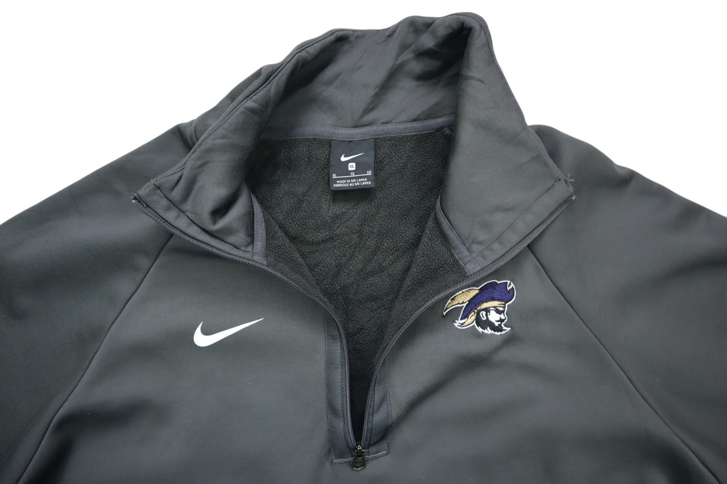 Černá mikina s výšivkou