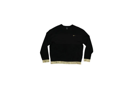 Mikina se zlatým lemem