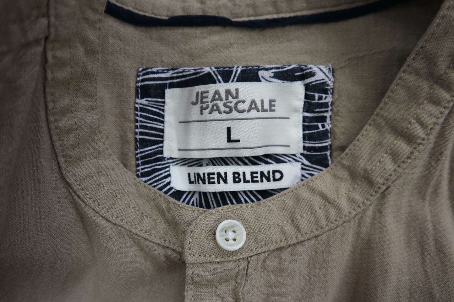 Béžová košile bez límečku