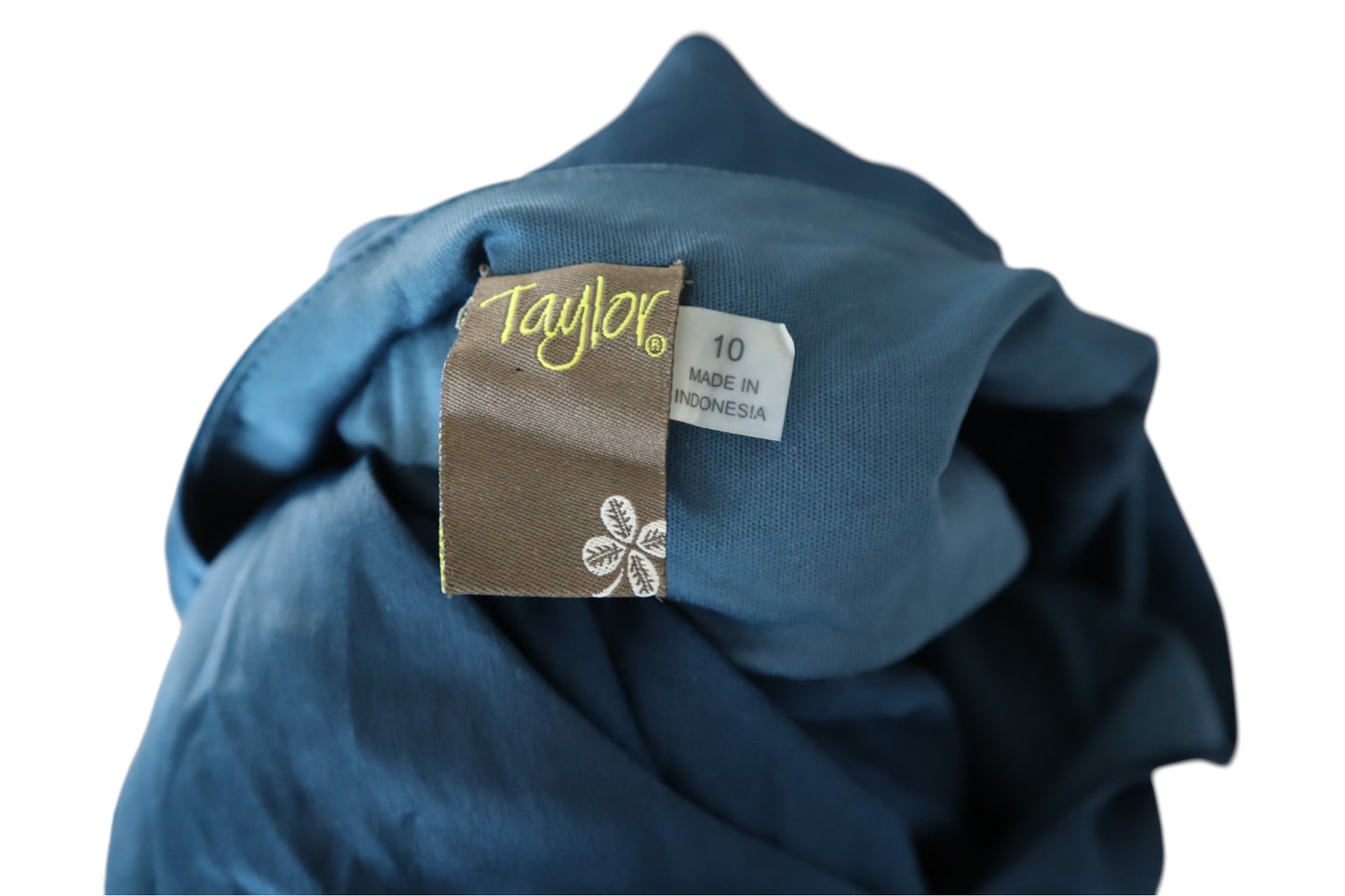 Šaty s dlouhým rukávem