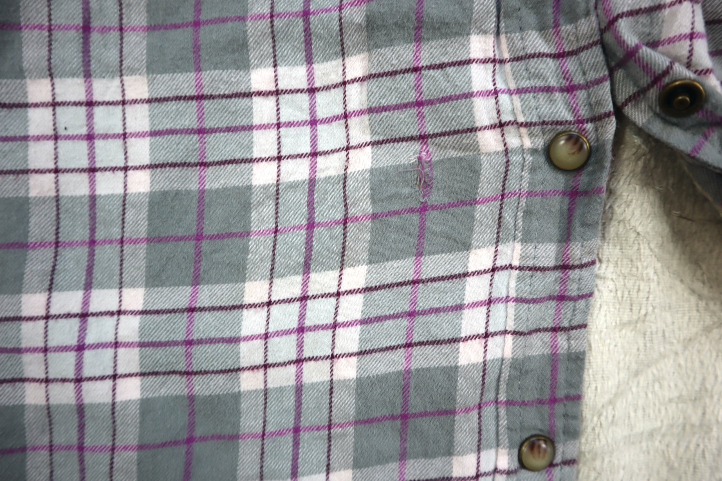 Světle růžová košile