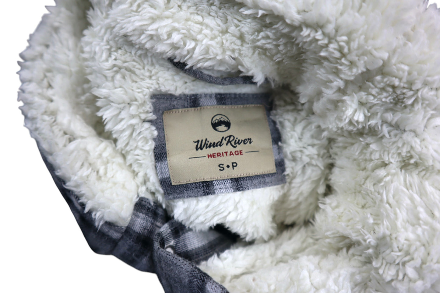 Šedá košile s kapucí