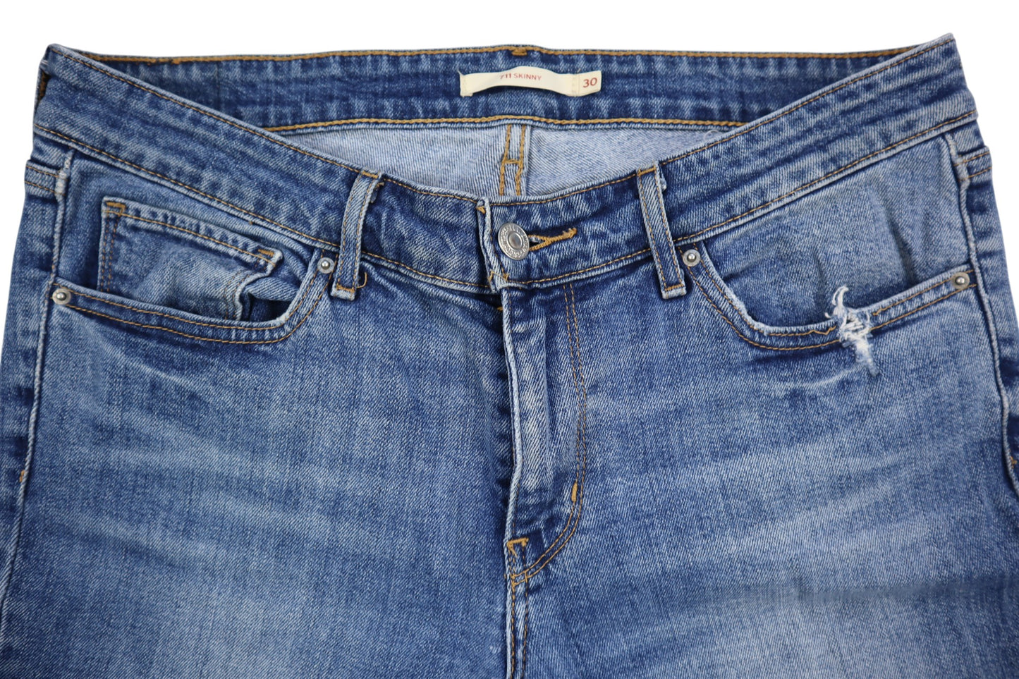 Levisky 711 s dírou