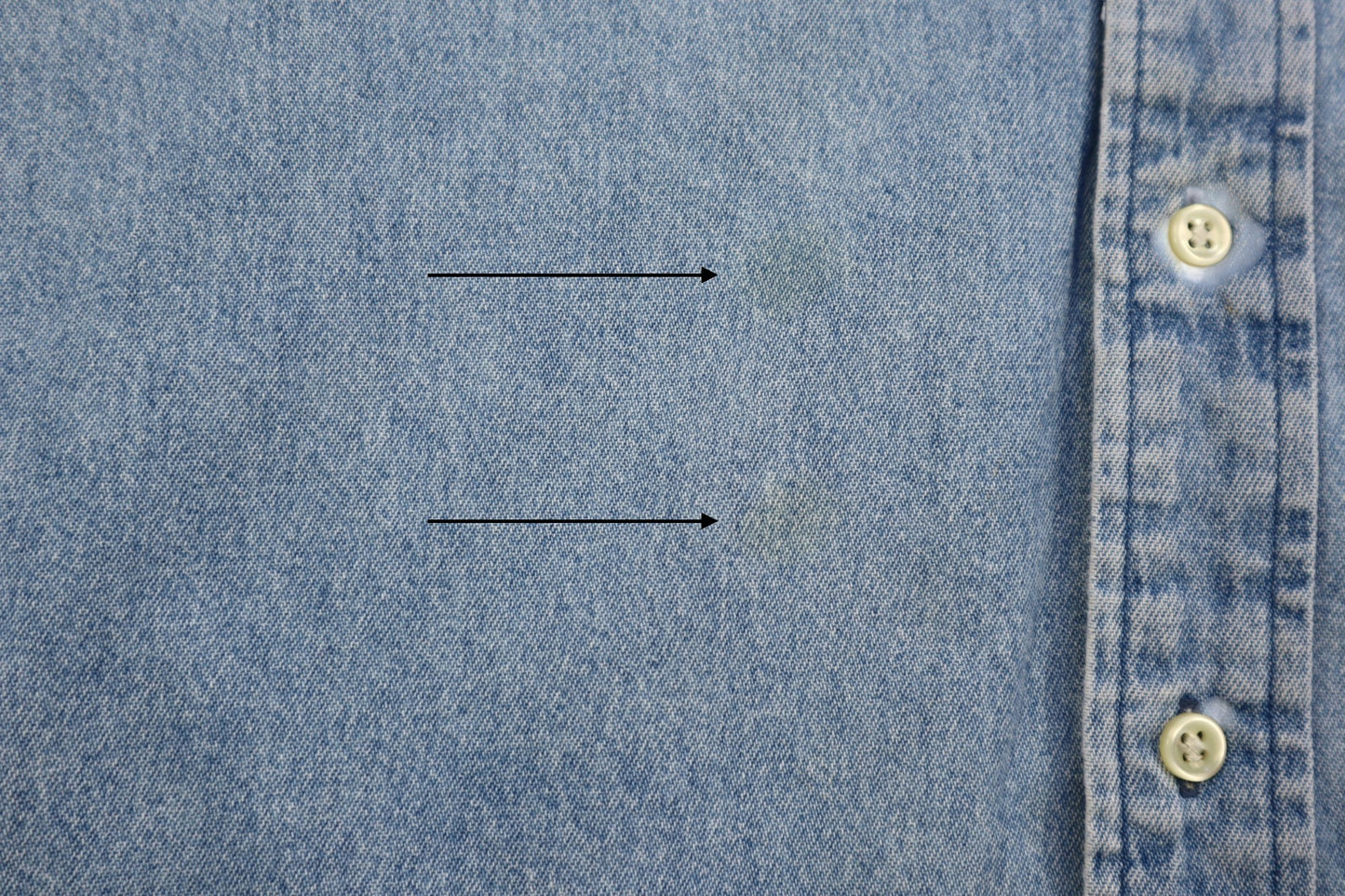 Světle džínová košile