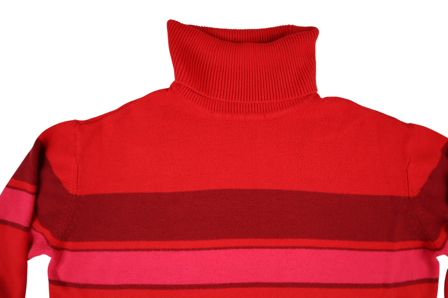 Červené svetro šaty